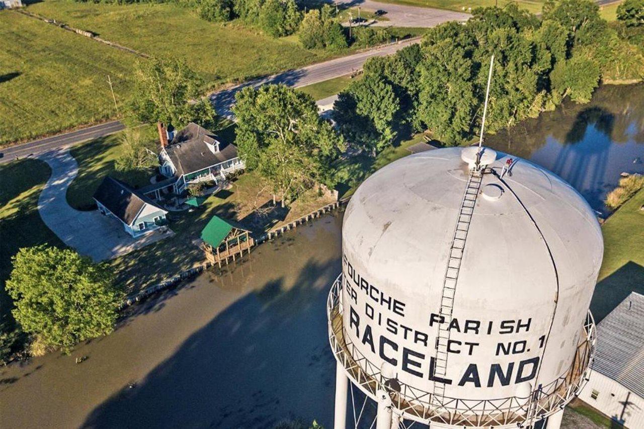 A Chateau On The Bayou Bed & Breakfast Raceland Esterno foto