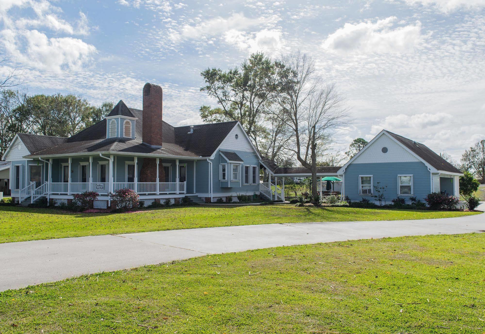 A Chateau On The Bayou Bed & Breakfast Raceland Esterno foto