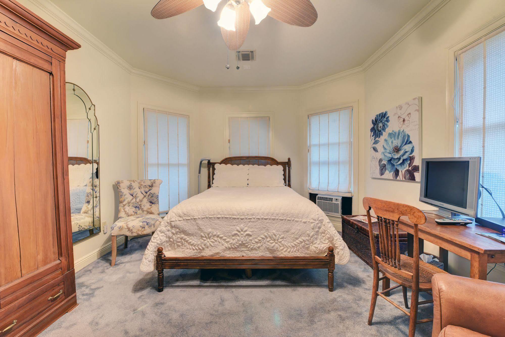 A Chateau On The Bayou Bed & Breakfast Raceland Esterno foto