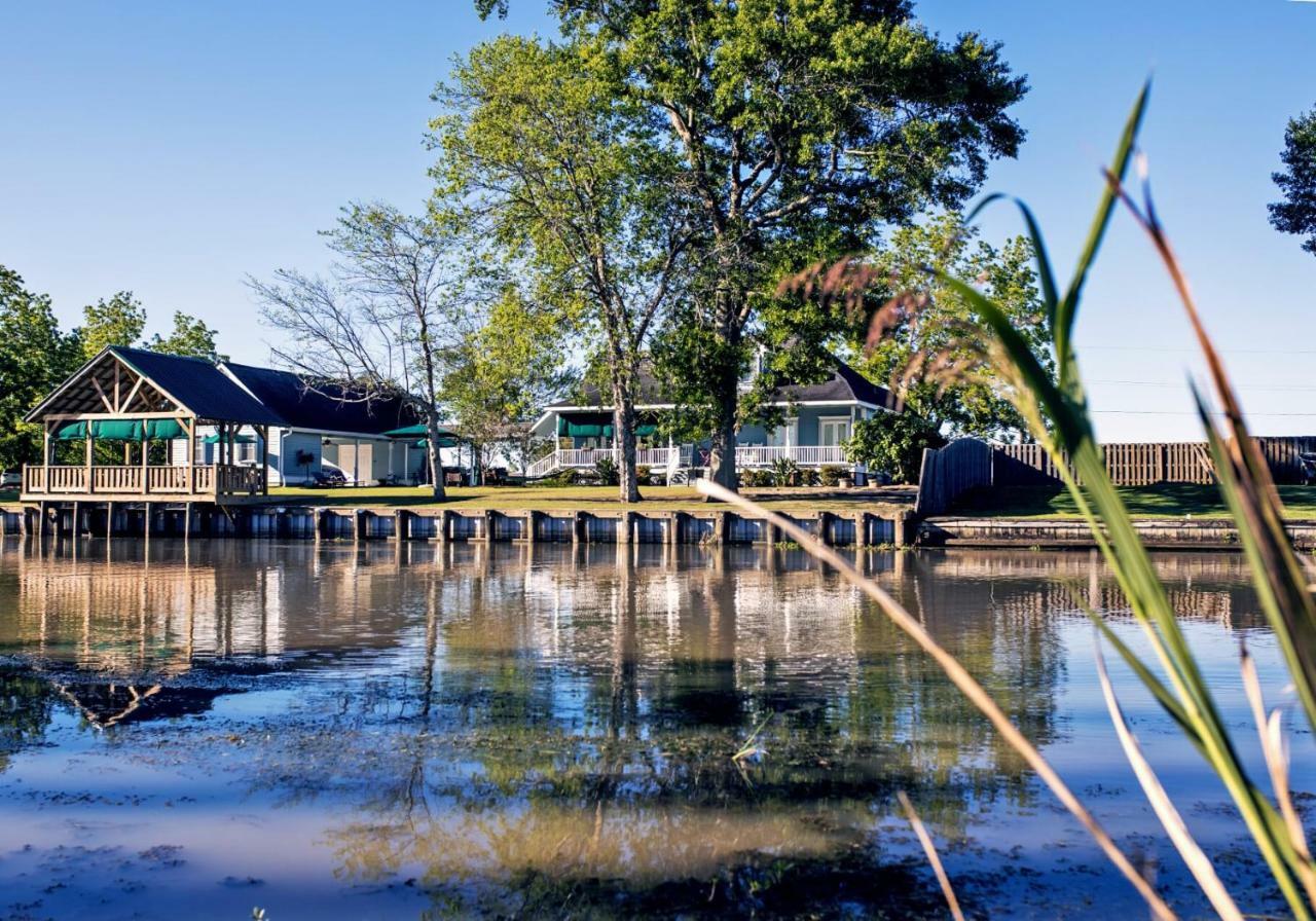 A Chateau On The Bayou Bed & Breakfast Raceland Esterno foto