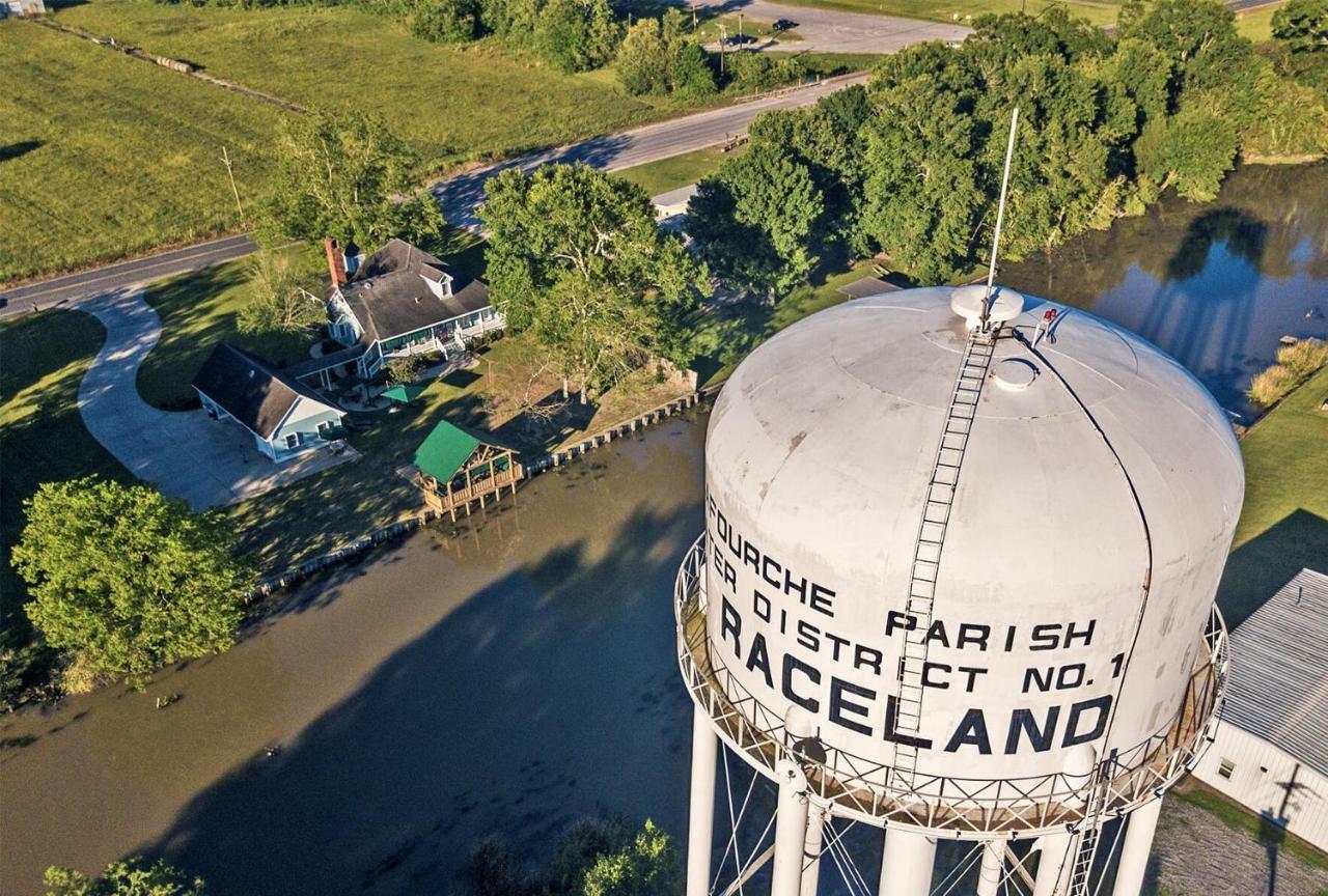 A Chateau On The Bayou Bed & Breakfast Raceland Esterno foto